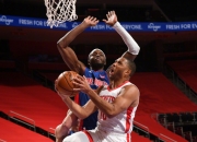 开云下载-三分雨绝杀，火箭高歌奏凯凤歌飞扬的简单介绍