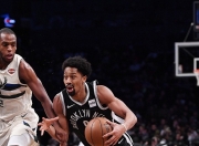 开云体育官网-雄鹿翻盘篮网，汉密尔顿统治全场