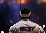 开云APP-冰与火的交响，当卡马文加在雷克雅未克统治全场