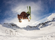 开云下载-库里让比赛提前失去悬念，猛龙正面击溃浙江队，跨越时空的篮球统治力