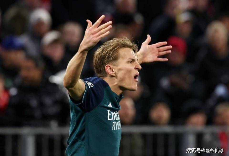 包含皇马鏖战比利时，厄德高完成帽子戏法的词条