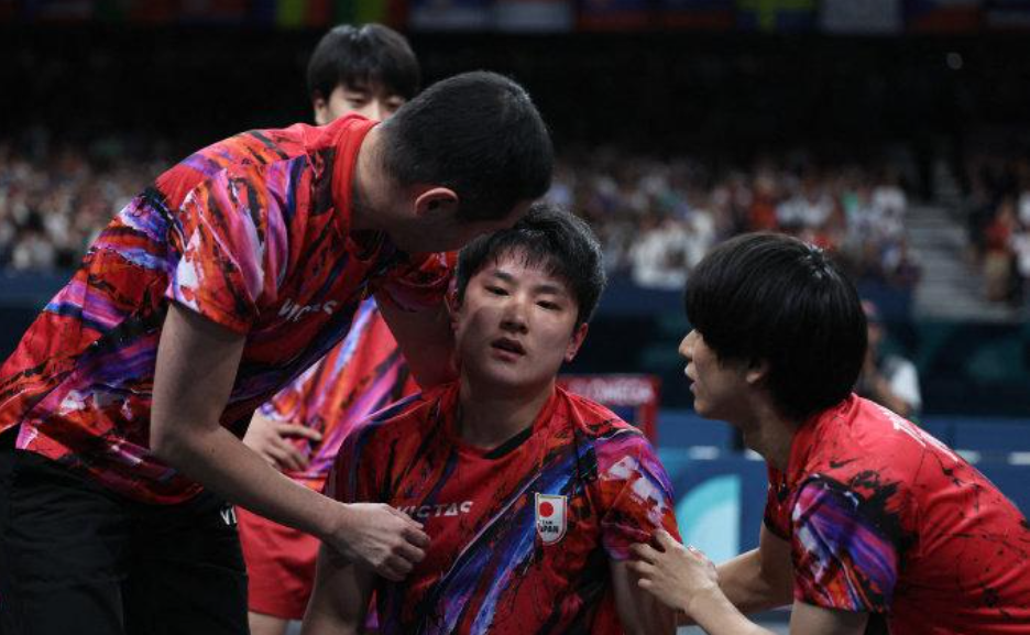 包含瑞典队逆转日本队，奥恰洛夫高光表现的词条