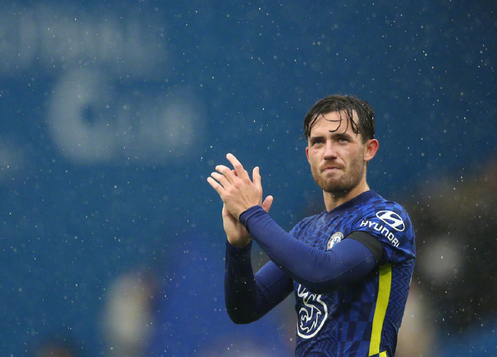 切尔西后防连续失球，危机重重，需调整战术