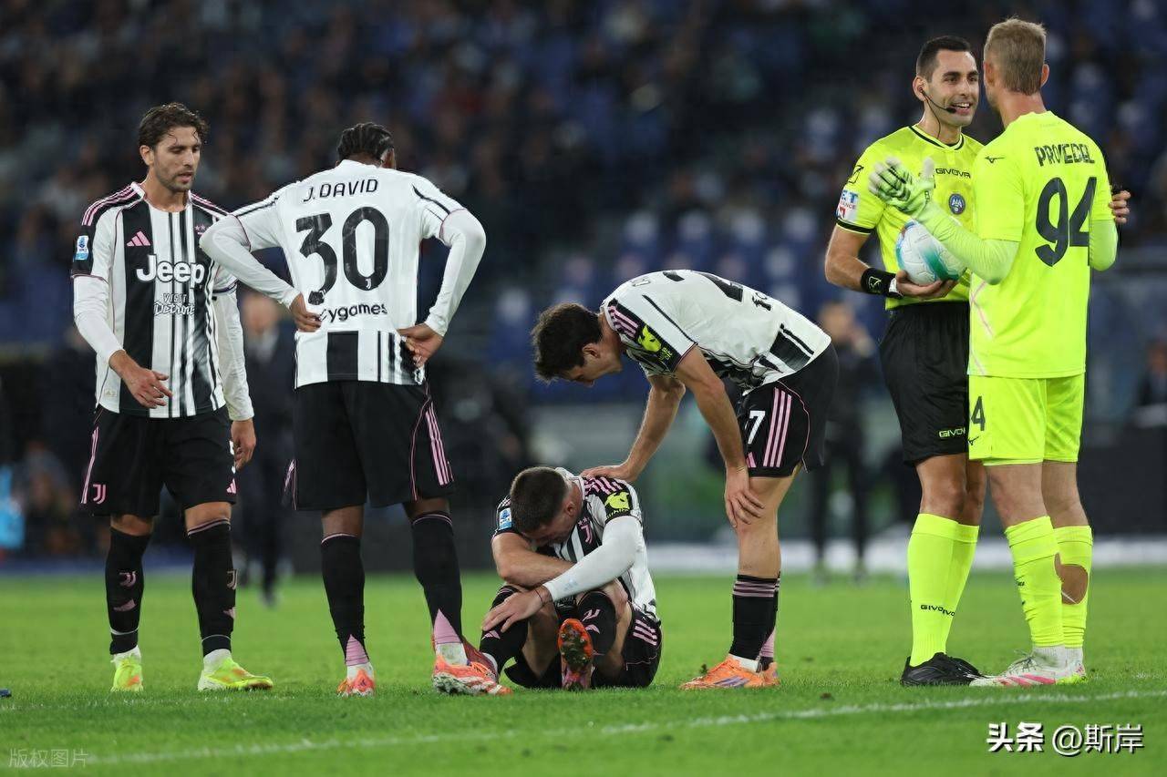 乌迪内斯在比赛中展现出强大的攻击力 乌迪内斯在比赛中展现出强大的攻击力