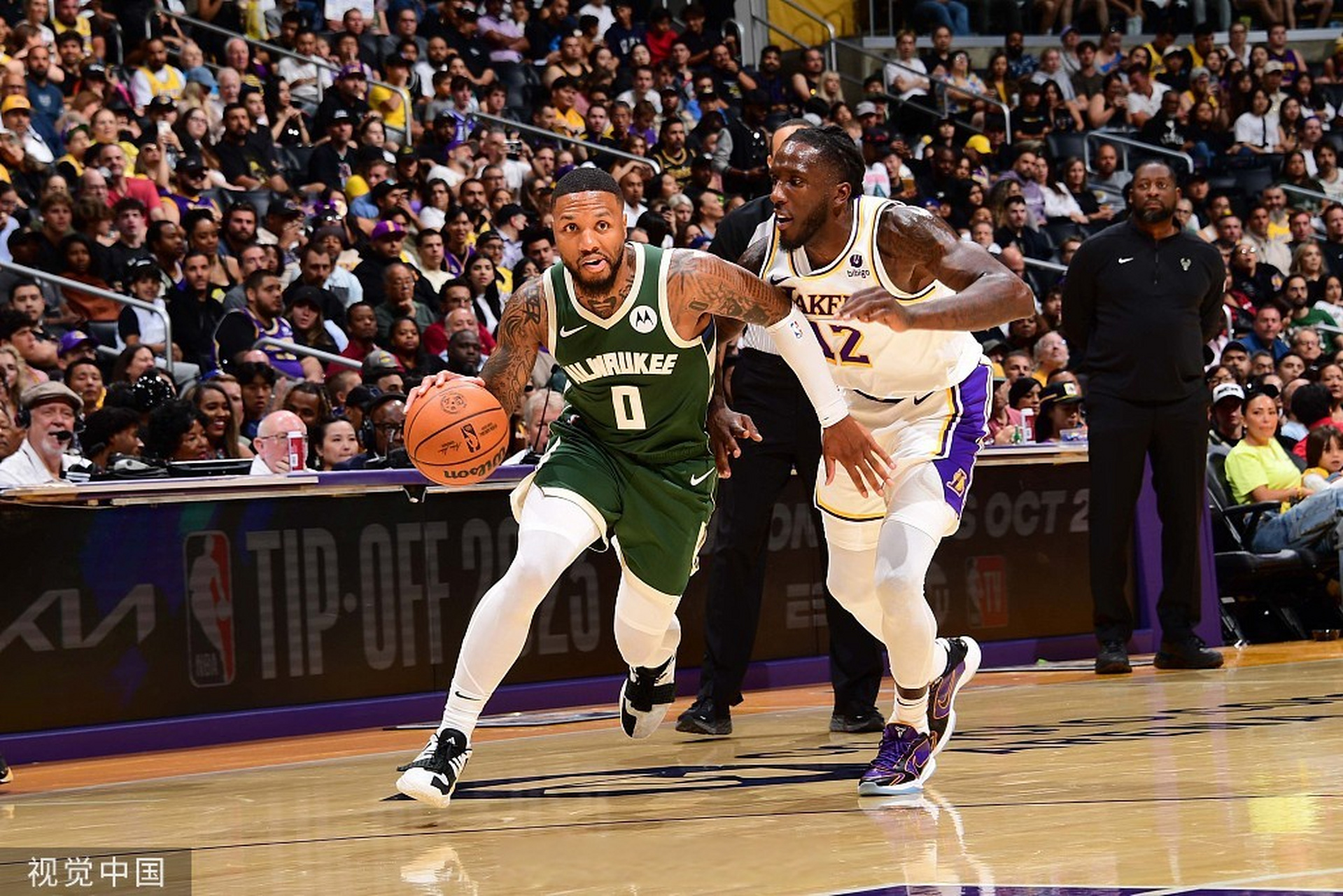 尼克斯胜雄鹿，爵士击败湖人