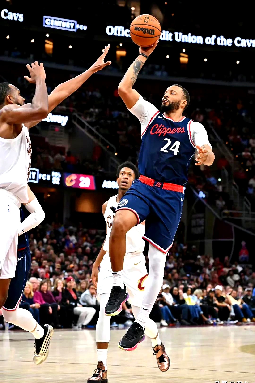 快船战胜骑士，取得三连胜