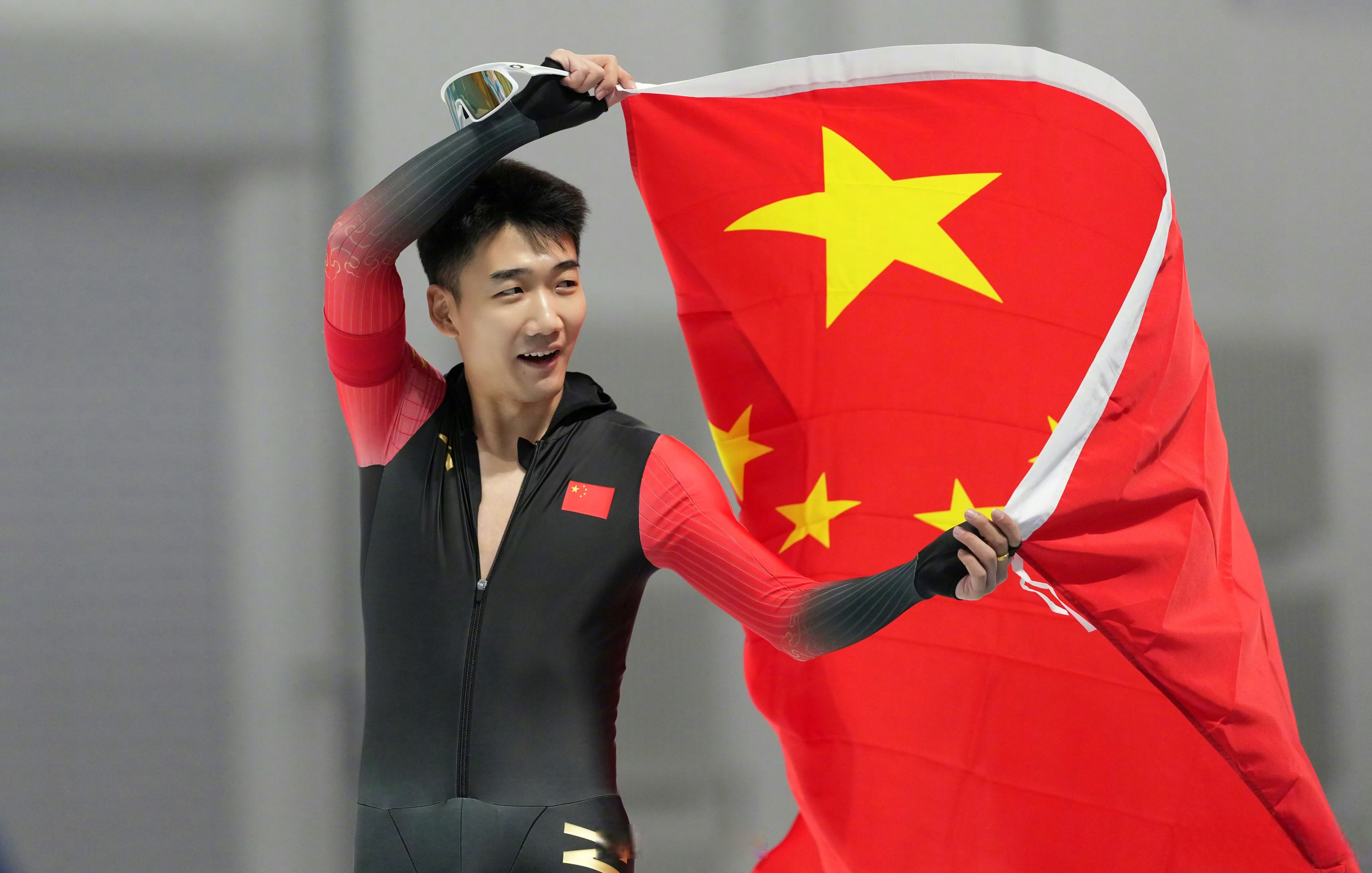 包含东道主国代表队表现抢眼，取得佳绩的词条