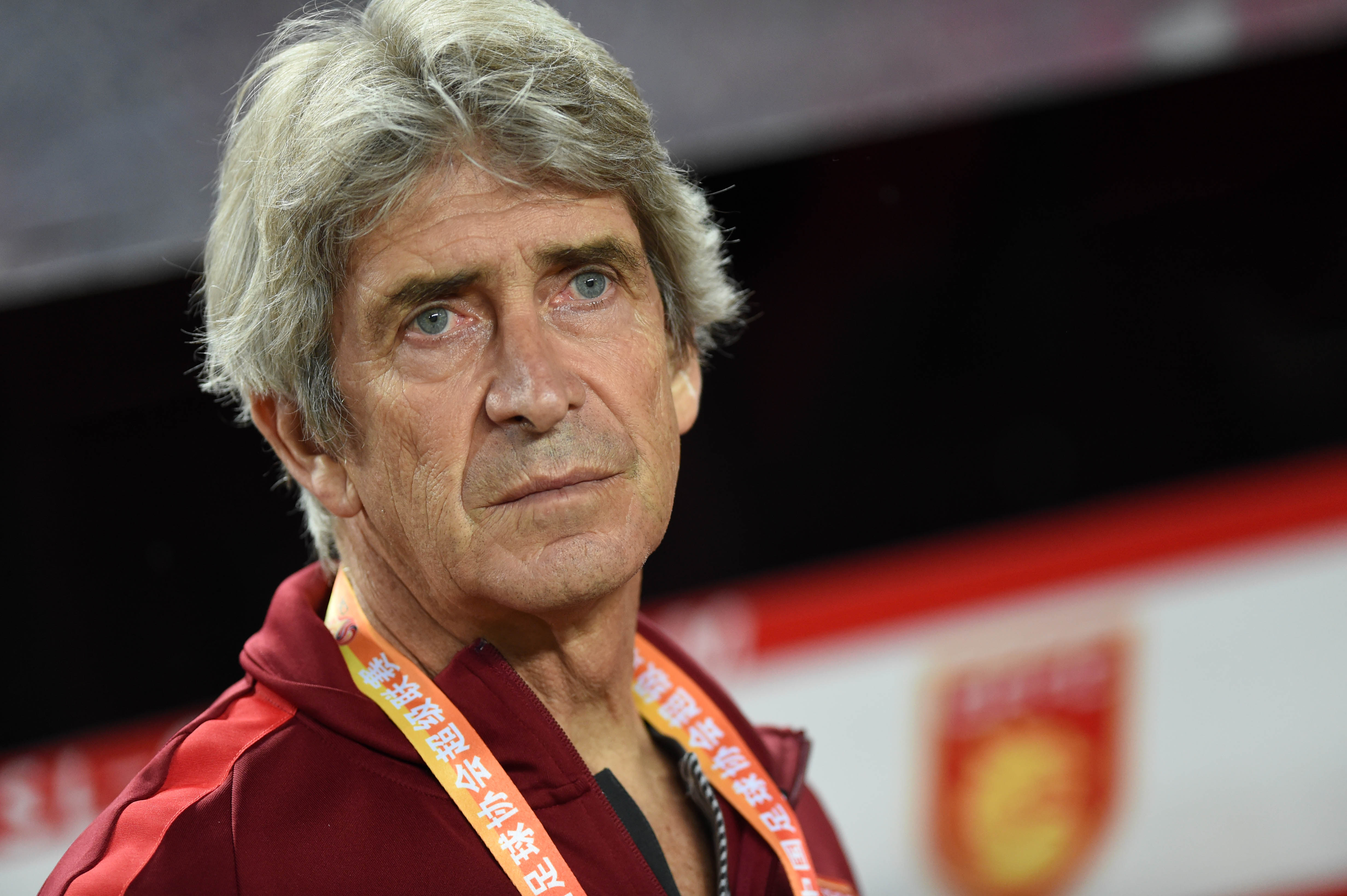 包含河北华夏幸福客场胜过重庆斯威，止住颓势的词条