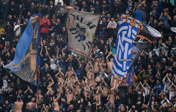 关于马德里双雄相继获胜，联赛竞争白热化的信息