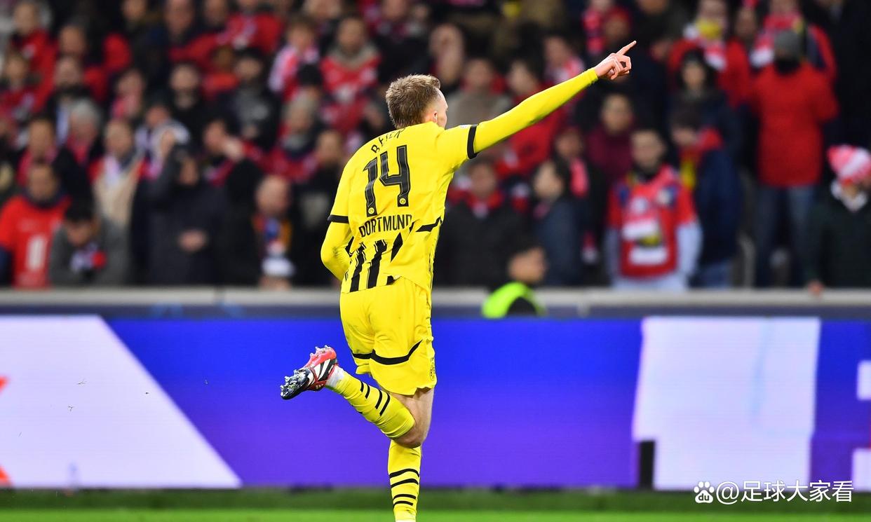 多特蒙德前锋频频错失破门良机,球队成绩下滑的简单介绍 多特蒙德前锋频频错失破门良机,球队成绩下滑的简单介绍