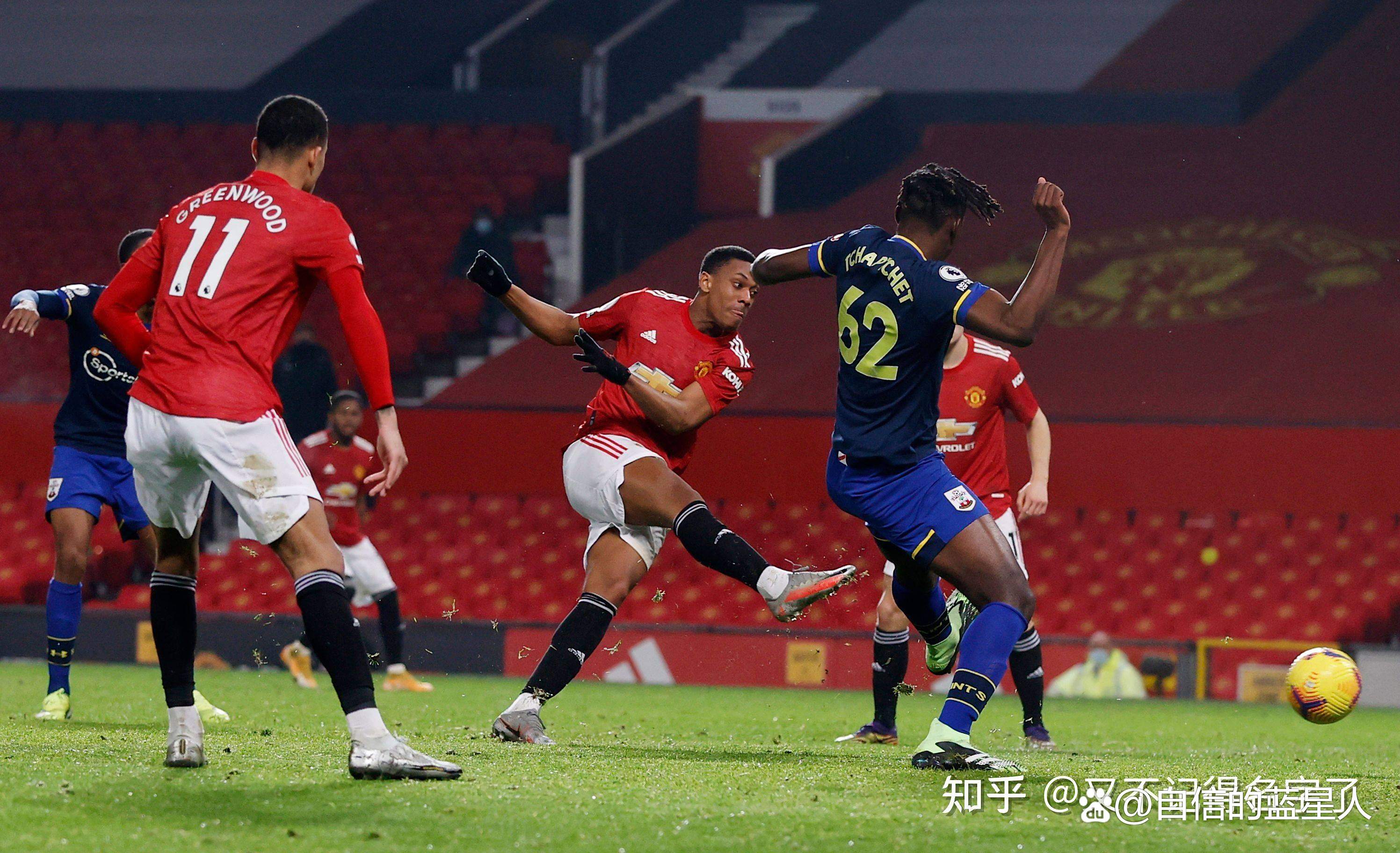 水晶宫主场逆袭，取得翻盘胜利