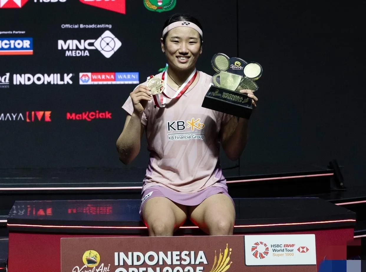 包含印尼羽毛球队碾压丹麦羽毛球队，桃田贤斗完成帽子戏法的词条