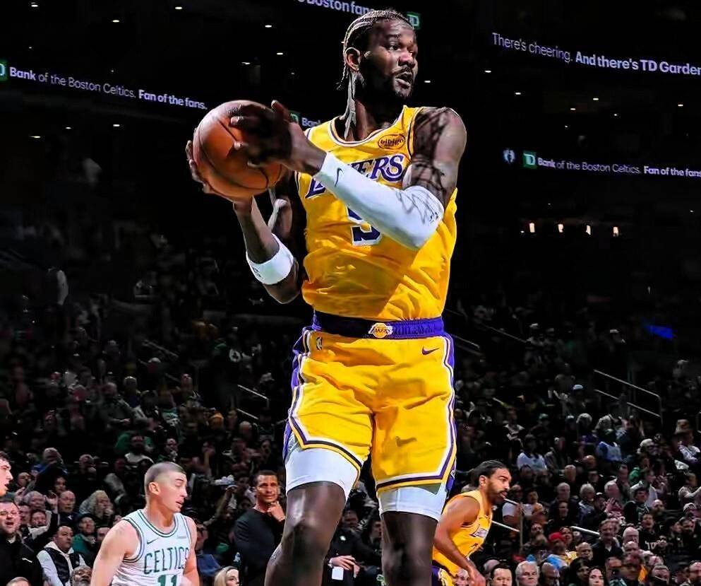 凯尔特人惨败遭逆转,赛后球员情绪低落的简单介绍 凯尔特人惨败遭逆转,赛后球员情绪低落的简单介绍