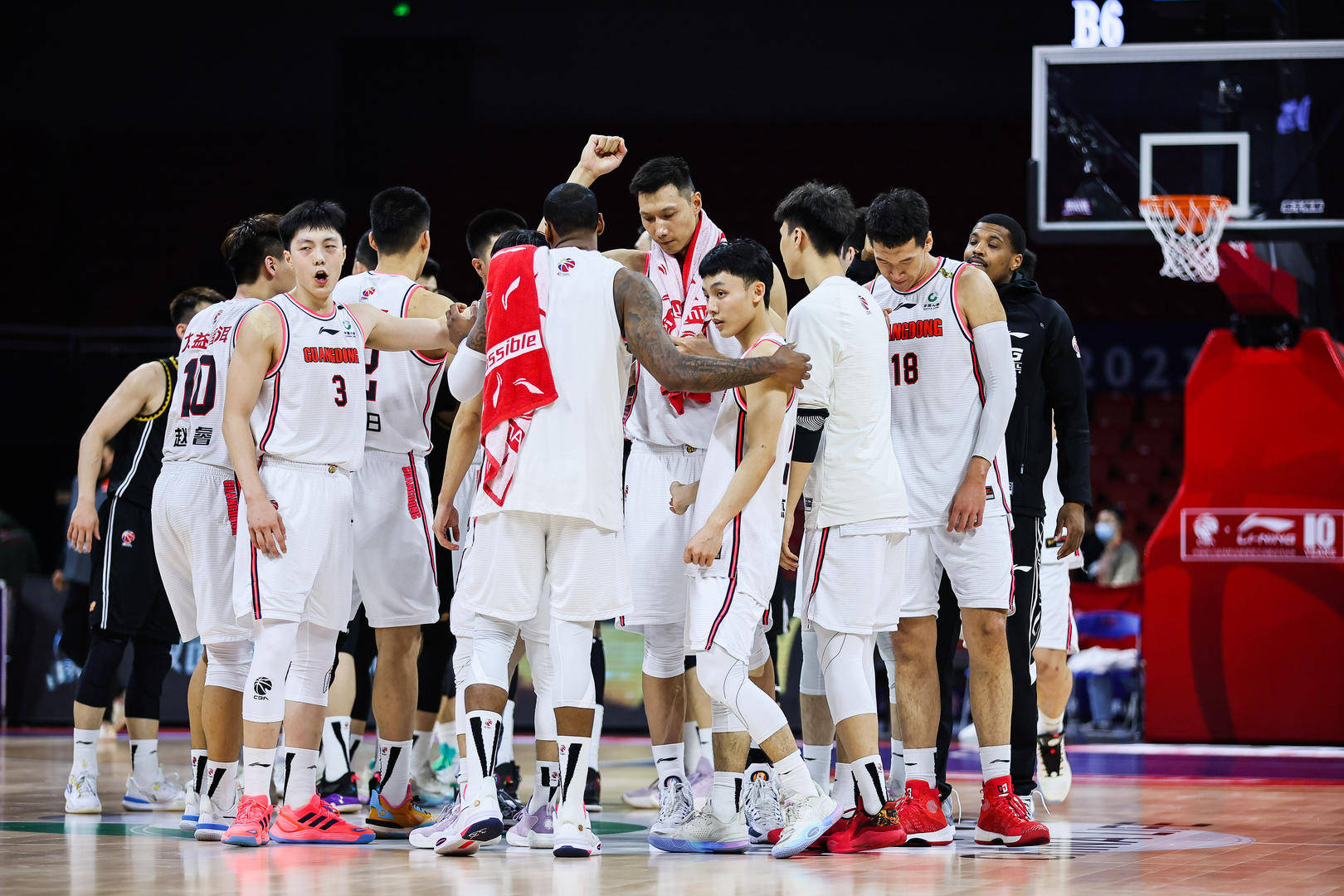 联合杯横扫年终总决赛，蒂姆带队取胜