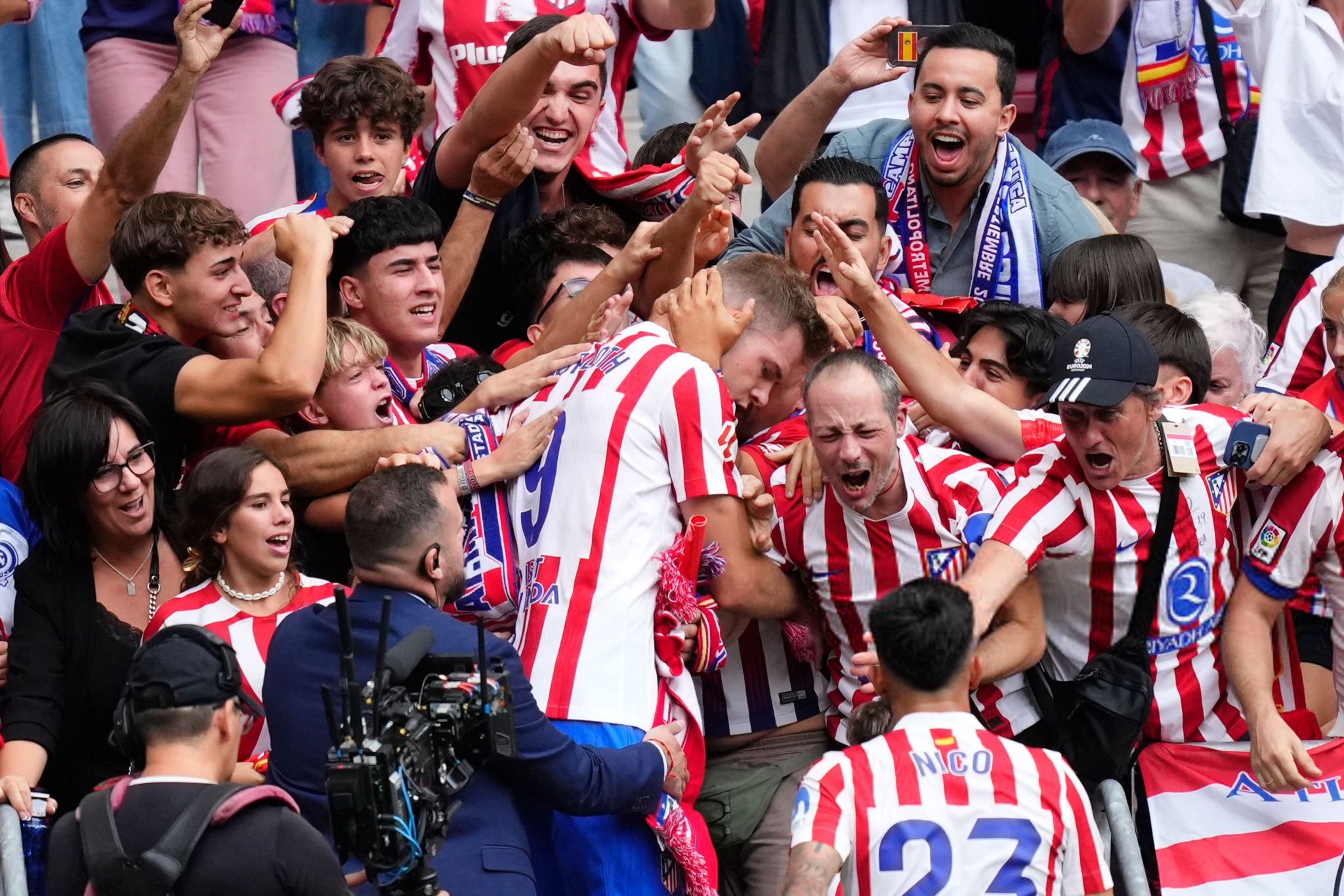 关于马赛险胜克罗地亚，阿尔瓦雷斯点燃赛场的信息