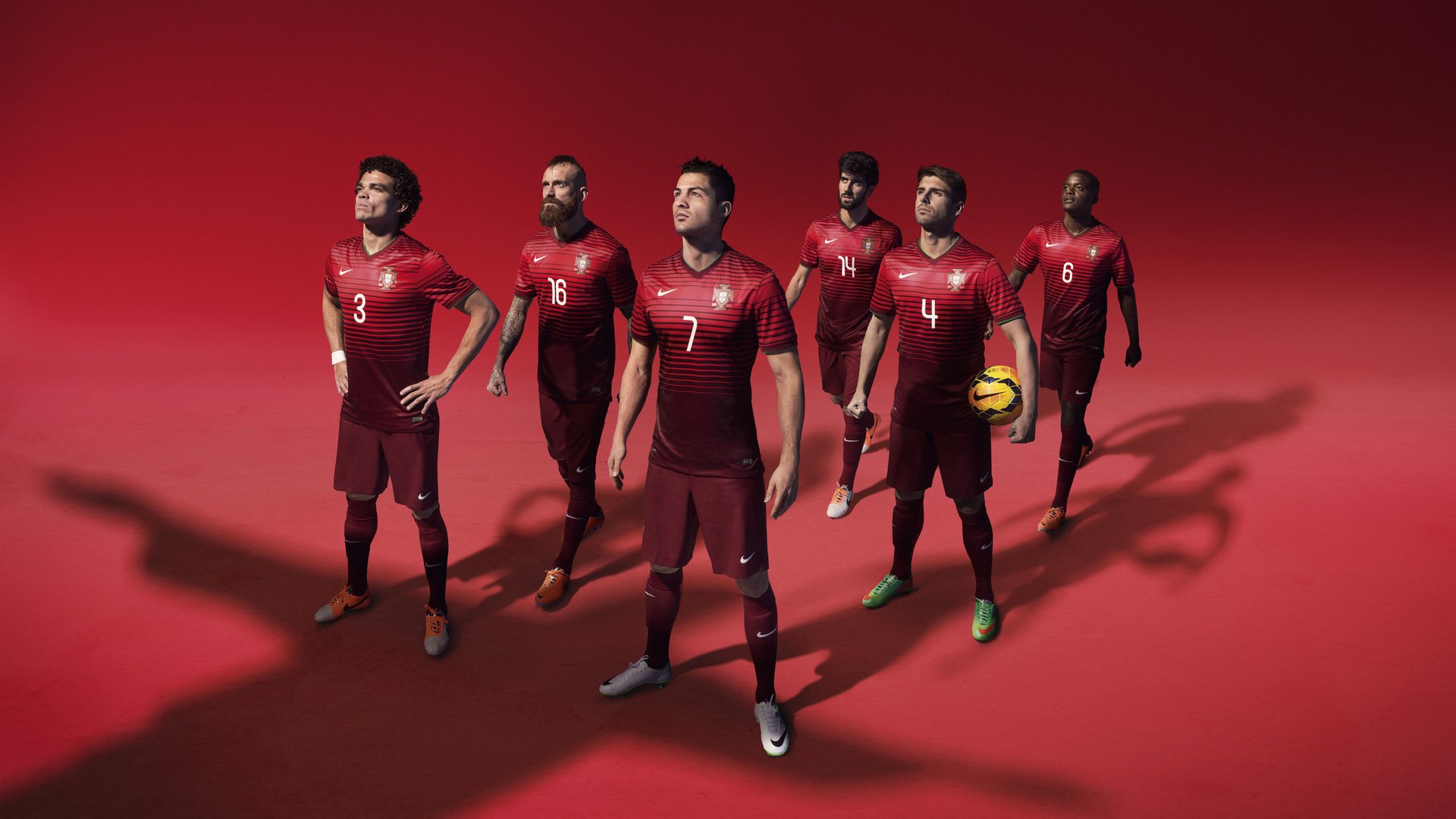 东方新星闪耀温布利,李刚仁在英中之战中证明自己的全球价值